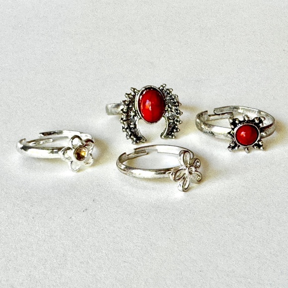 Stackable Fashion Rings, Set of 4 adjustable. silver red - Picture 4 of 9
